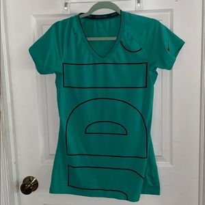 Large Nike pro dri-fit tee shirt in teal/turquoise